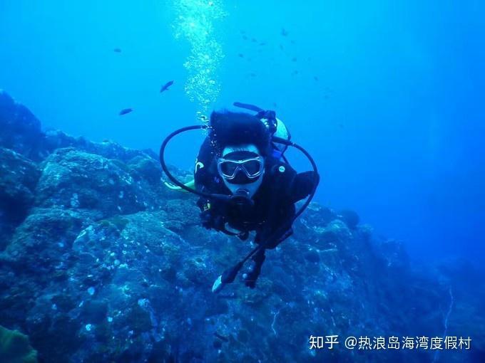 胜华新材：预计2023年度净利润1500万～2300万元 同比下降97.42%～98.32%